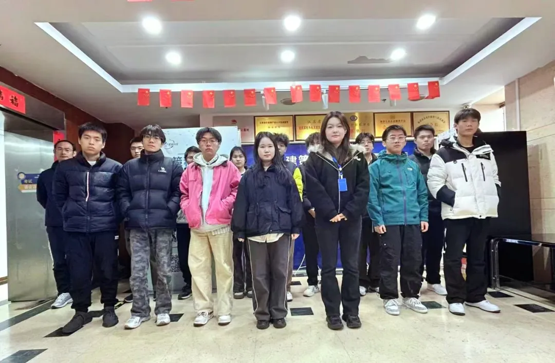 叮！結(jié)班成功！這張合照，是我們努力的最好